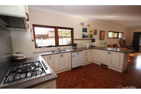Property photo of 16 Strzelecki Crescent Narrabundah ACT 2604