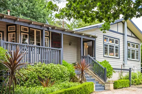 24 Lawrence St, Blackheath, NSW 2785