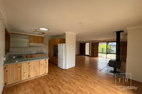 14 Henry Pl, Castletown, WA 6450