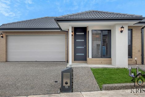 19 Wombargo Cres, Wollert, VIC 3750