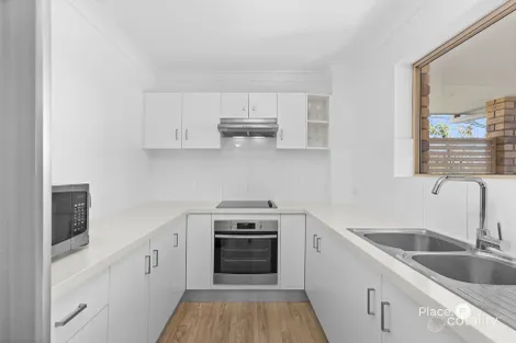 Property photo of 4/46 Robinson Street Coorparoo QLD 4151