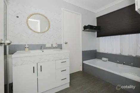 Property photo of 12 Hitek Court Merriwa WA 6030