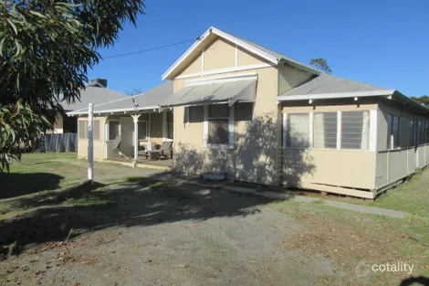 12 Robertson St, Carnamah, WA 6517