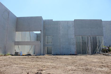 41 Aylesbury Dr, Altona, VIC 3018