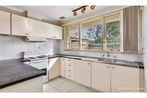 Property photo of 18 Meadow Wood Walk Narre Warren VIC 3805