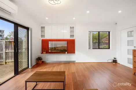 Property photo of 5/28 Girraween Road Girraween NSW 2145
