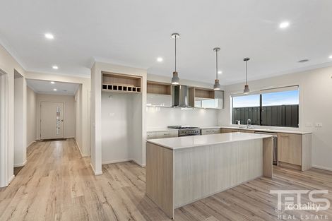 Property photo of 32 Abbeygate Drive Werribee VIC 3030