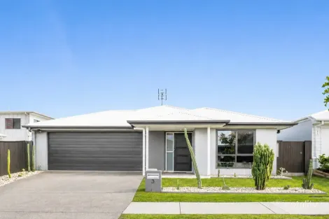 3 Makepeace Cres, Banya, QLD 4551