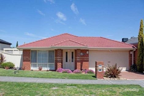 Property photo of 18 Elanora Way Hampton Park VIC 3976