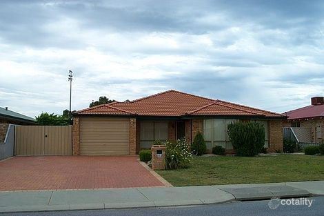 4 Parkland Dr, Warnbro, WA 6169