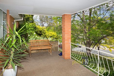 Property photo of 28 Macrobertson Street Mawson ACT 2607