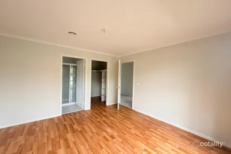 Property photo of 35 The Parkway Hampton Park VIC 3976