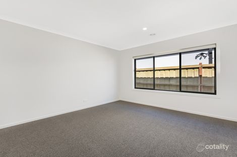 Property photo of 12 Whinstone Avenue Clyde VIC 3978