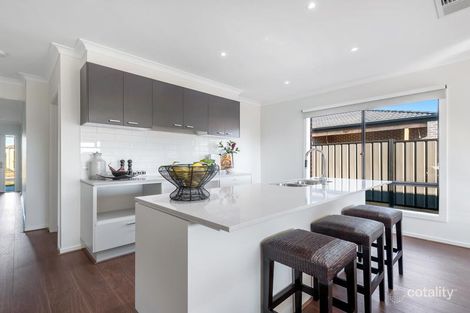Property photo of 21 Lemon Myrtle Way Craigieburn VIC 3064