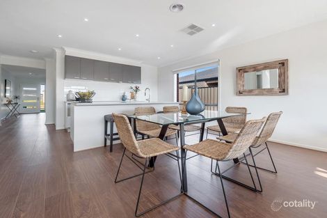 Property photo of 21 Lemon Myrtle Way Craigieburn VIC 3064