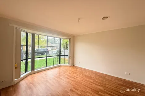 Property photo of 35 The Parkway Hampton Park VIC 3976