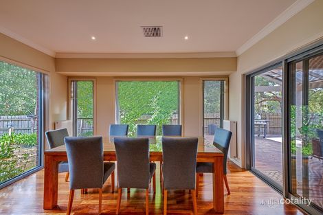 Property photo of 17 Sherwood Road Mount Waverley VIC 3149