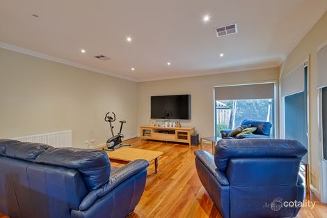 Property photo of 17 Sherwood Road Mount Waverley VIC 3149
