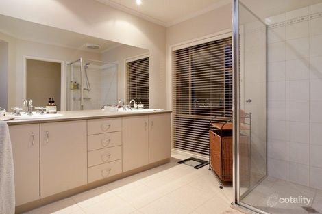 Property photo of 24 Feathery Grove Sandhurst VIC 3977