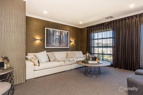 Property photo of 20 Whiteoak Way Piara Waters WA 6112