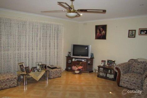 Property photo of 26 Pottenger Way St Albans VIC 3021