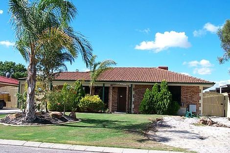 8 Majestic Ct, Thornlie, WA 6108