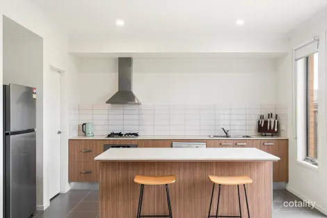 Property photo of 28 Broadbeach Circuit Point Cook VIC 3030