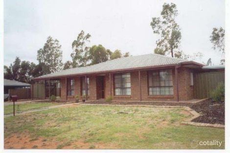 Property photo of 24 Hall Crescent Loxton SA 5333