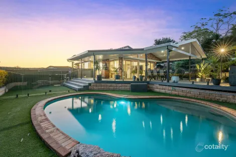 Property photo of 19 Adnamira Close Wyoming NSW 2250