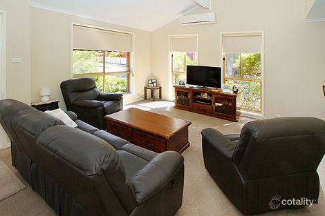 Property photo of 1/1 Somers Close Mill Park VIC 3082
