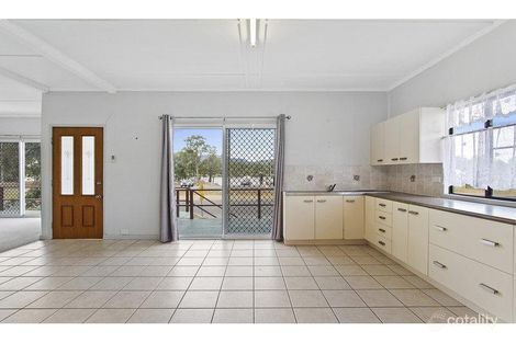 Property photo of 370 Quay Street Depot Hill QLD 4700