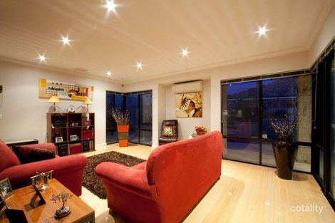 8 Yandi Way, Carramar, WA 6031