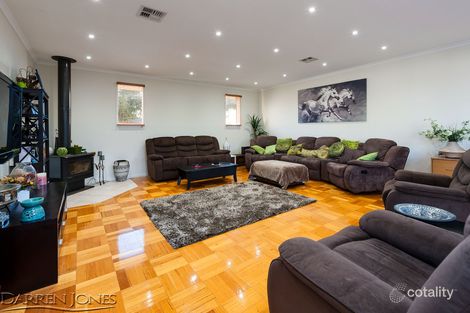 Property photo of 10 McLaughlin Crescent Mill Park VIC 3082