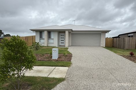 33 Cherry Venture Dr, Eli Waters, QLD 4655