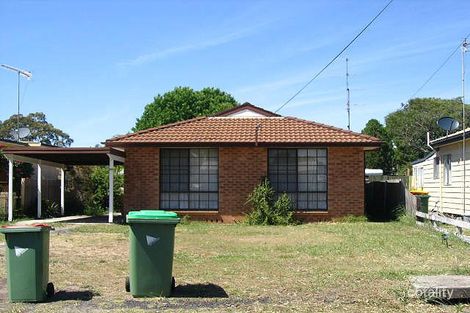 30 Dunalban Ave, Woy Woy, NSW 2256