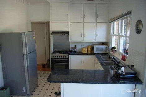 Property photo of 16 Mahon Avenue Kennington VIC 3550