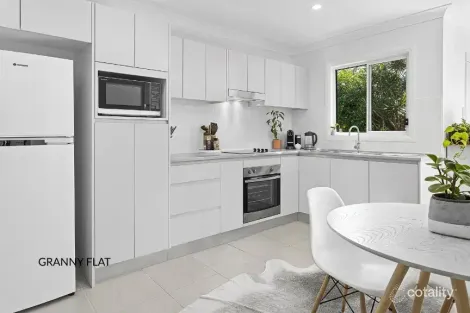 Property photo of 61A Lascelles Road Narraweena NSW 2099