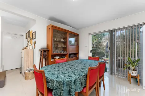 Property photo of 10 Beverley Avenue Unanderra NSW 2526