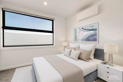 Property photo of 2/745 Elgar Road Doncaster VIC 3108
