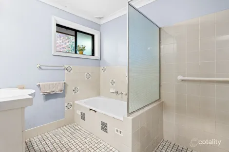 Property photo of 33 Hutchins Crescent Kings Langley NSW 2147