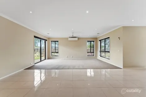 Property photo of 10 Persian Close Epping VIC 3076