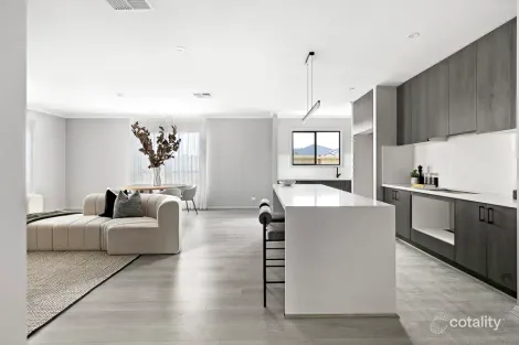 Property photo of 2 Brut Place Wollert VIC 3750