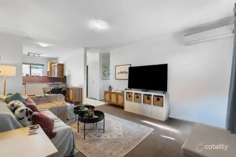 Property photo of 4/77 Kitchener Street Coorparoo QLD 4151