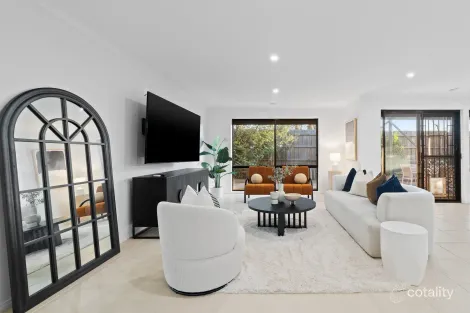 Property photo of 2/99 Willow Bend Bulleen VIC 3105