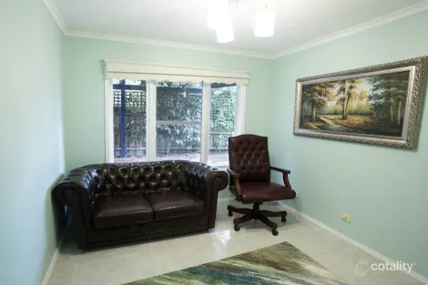 Property photo of 10 Magdalena Place Berwick VIC 3806