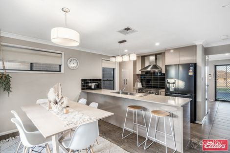 Property photo of 17 Stephenson Drive Ropes Crossing NSW 2760