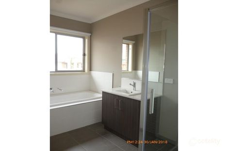 Property photo of 72 Stanmore Crescent Wyndham Vale VIC 3024