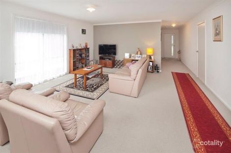 Property photo of 9 Sutherland Way Drouin VIC 3818