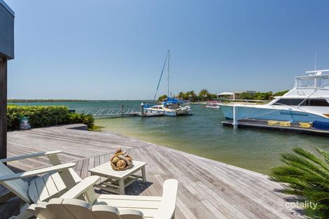 Property photo of 18 Poinsettia Avenue Runaway Bay QLD 4216