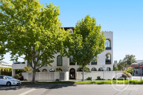 Property photo of 2 Hampden Road Armadale VIC 3143